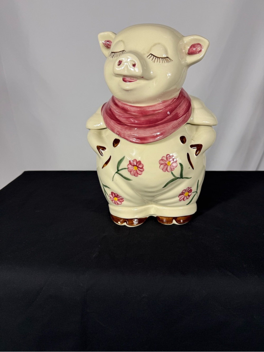 Vintage 1940s Shawnee Smiley Pig Cookie Jar Pink Scarf Flowers USA